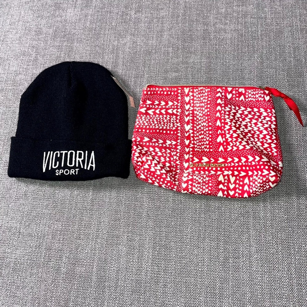 Victoria Secret Beanie Hat Cosmetic Makeup Bag Womens OS Red Black Heart Print